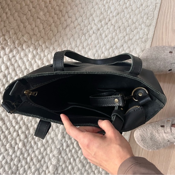 Portland leather cross body tote - Picture 2 of 6